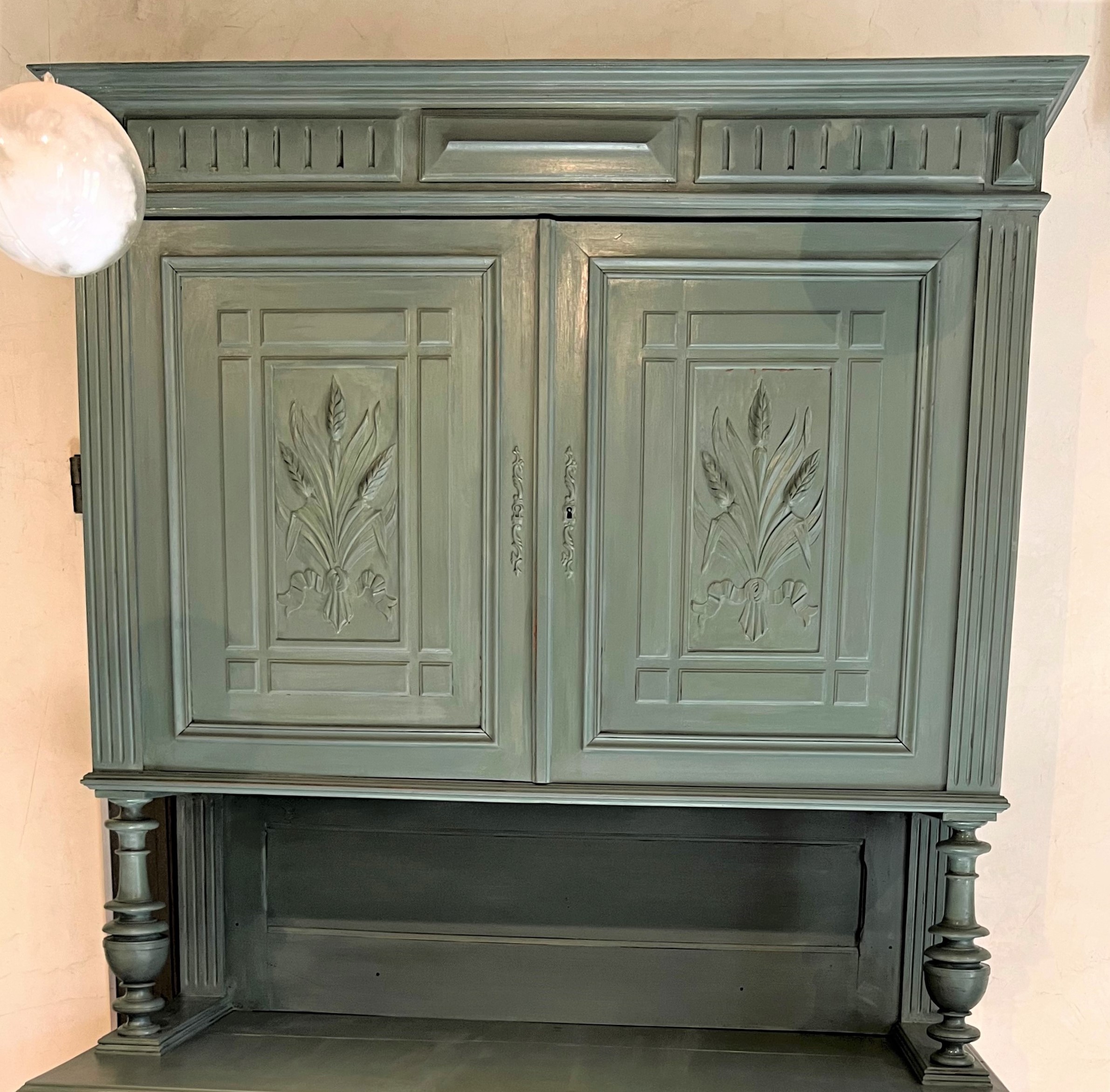 lasure chaulee vert occident sur meuble cire