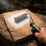 peinture végétale sur pierre