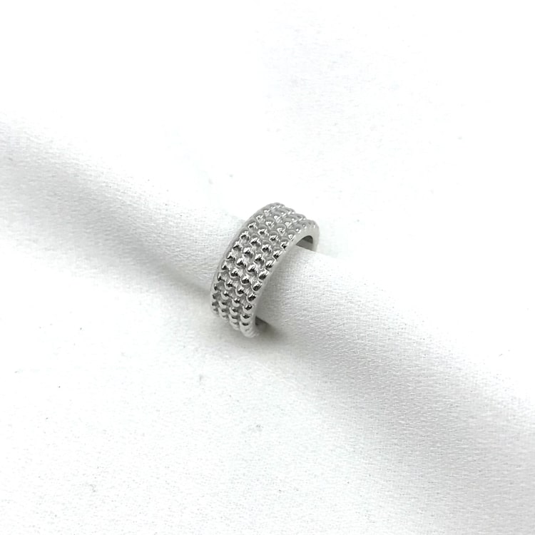 Large bague doreille earcuff en argent 925 rhodié composée de 4 rangs délicatement perlés