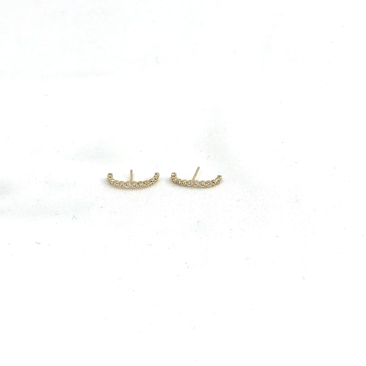 BO Anaelle - Boucles d'oreilles incurvées serties d'oxydes de zirconium.En plaqué or 3 microns