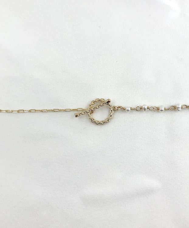 LINO:Bracelet mi chaine perlée - mi chaine simple et son cercle tressé, en plaqué or 3 microns
