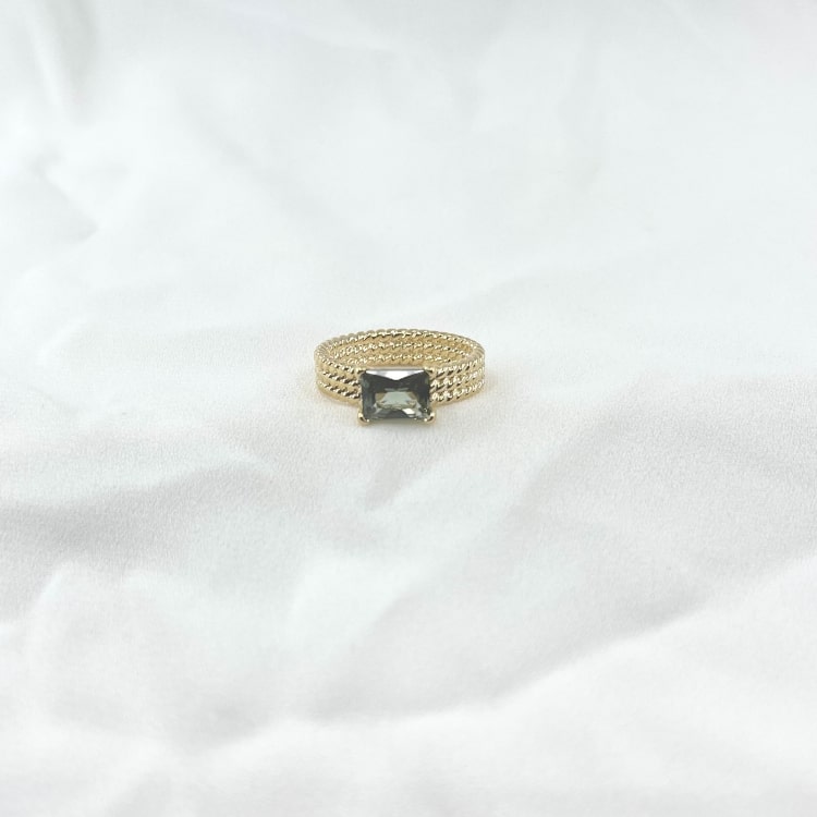 Bague Venus: Bague large sertie dun oxyde de zirconium vert en plaqué or 3 microns.