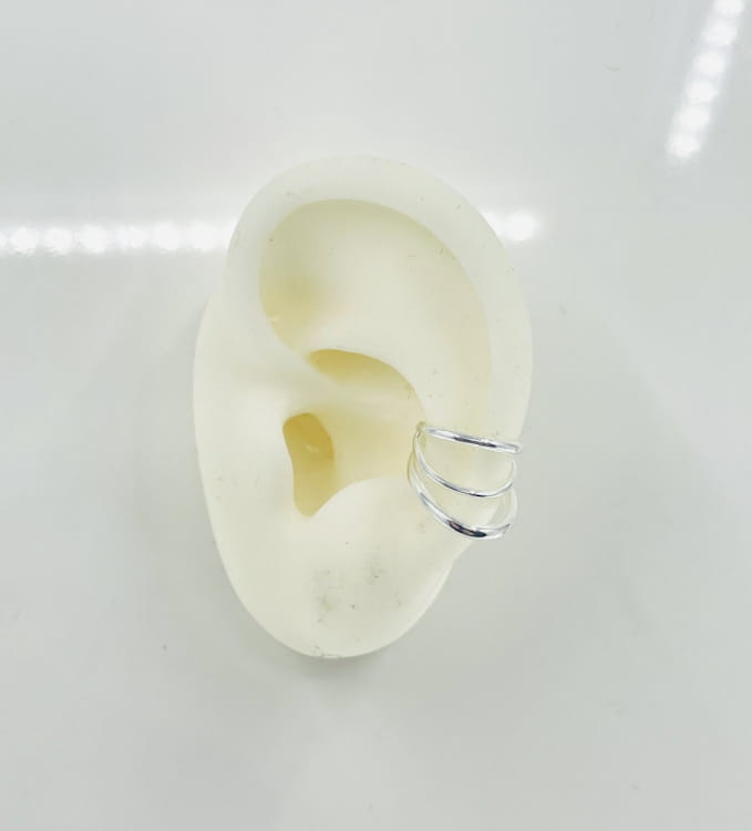 Earcuff Giulia: bague doreille composée de 3 anneaux qui épousera votre oreille en toute élégance. En argent 925