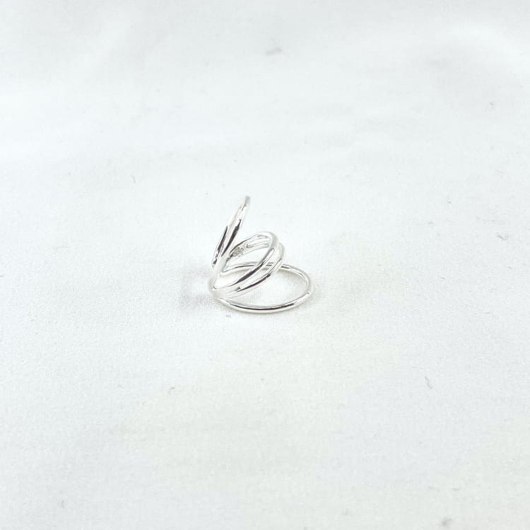 Bague oreille Elsa: Bague doreille composée de 4 anneaux. En argent 925
