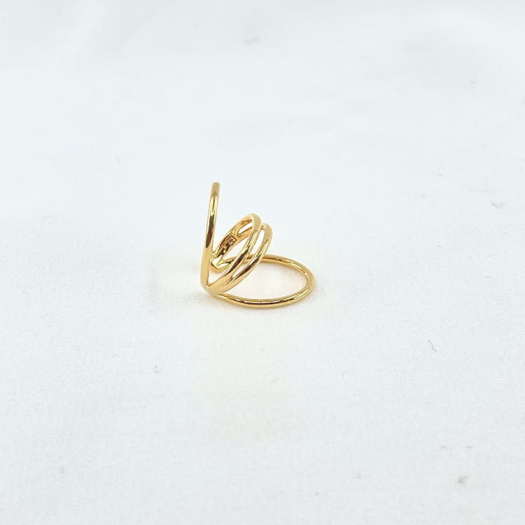 Bague oreille Elsa : Bague doreille composée de 4 anneaux. En plaqué or 3 microns 18 carats