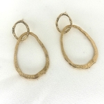 BO boucles d'oreilles martelées formées de 2 anneaux entremelés