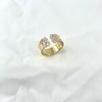 Bague Ornella: Large bague ouverte et rainurée incrustée de petits oxydes de zirconium blancs, en plaqué or 3 microns.