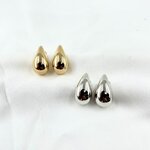 Maylis: Maylis: Boucles d'oreilles en forme de goutte d'eau. En plaqué or 3 microns et en argent 925