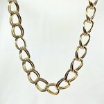 Gaspard: collier en maille double ovales et lisses en plaqué or 3 microns qui apportera beaucoup de caractère à toutes vos tenues
