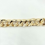 Henri: bracelet composé de maillons ovales lisses et de maillons ovales délicatement travaillés. Fermoir à lancienne. En plaqué or 3 microns