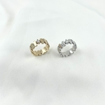 Bague Betina: Bague au design contemporain accompagnée d'oxydes de zirconiums blancs. En plaqué or 3 microns et en argent 925