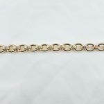Bracelet Doris: bracelet en maille ovale légèrement épaisse et aux jolis détails striés. En plaqué or 3 microns 18 carats