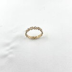 Bague Orly : Bague composée de petits coeurs alternés sertis de zirconiums blancs. En plaqué or 3 microns 18 carats