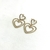 Juliette:Boucles d'oreilles pendantes composées de cœurs délicatement martelés. En plaqué or 3 microns