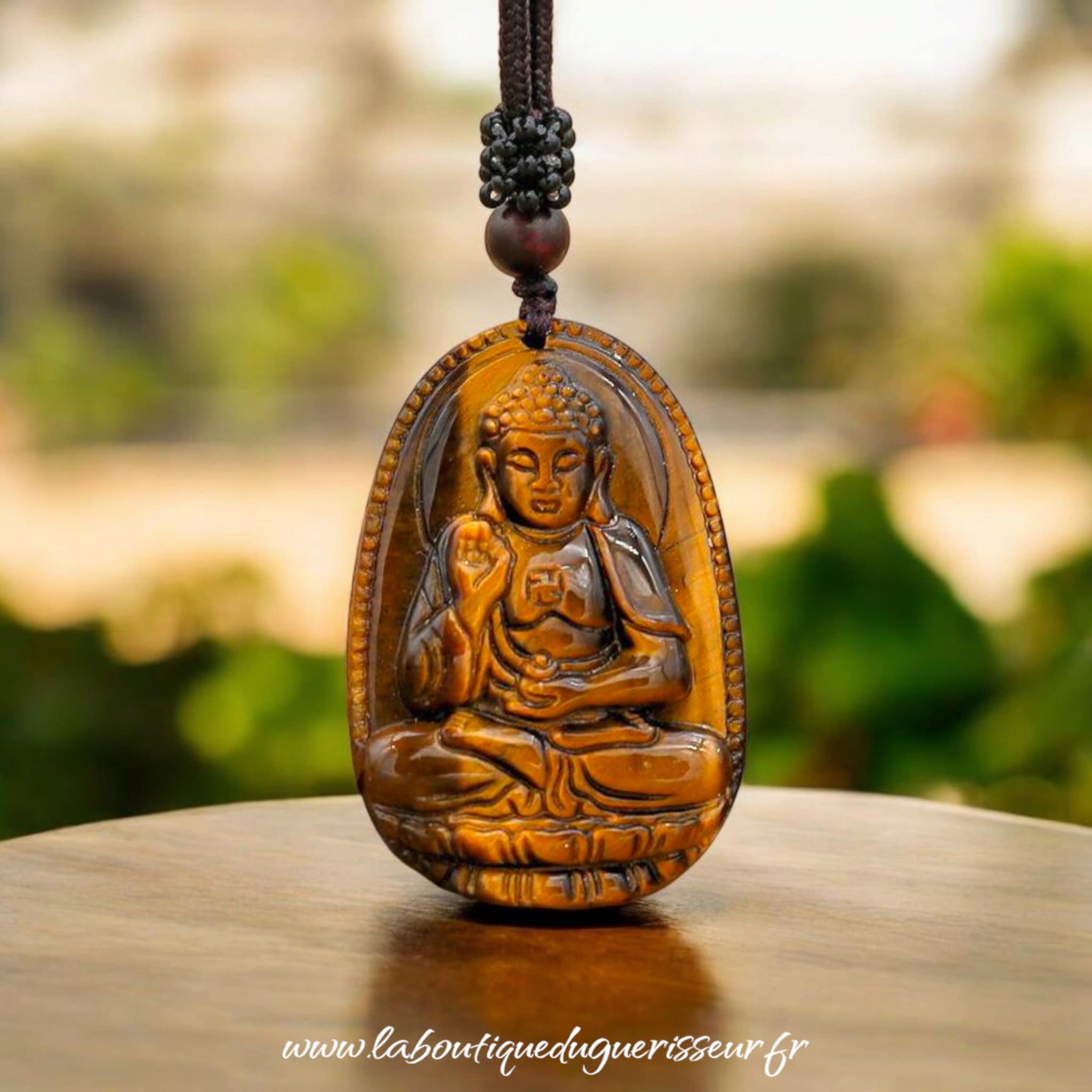 Collier en Œil de Tigre Sculpté – Bouddha, Protection & Sagesse