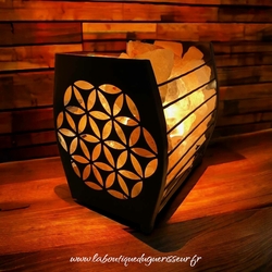 Lampe de sel de l'Himalaya rose Pyramide 20cm 3kg | Taillée à la main