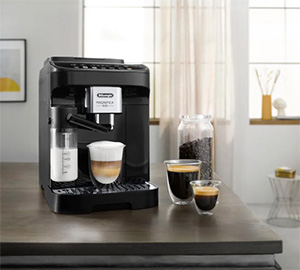 3-DELONGHI-magnifica-evo-latte-noir-design.jpg.pagespeed.ce.m_xmBxyxcY