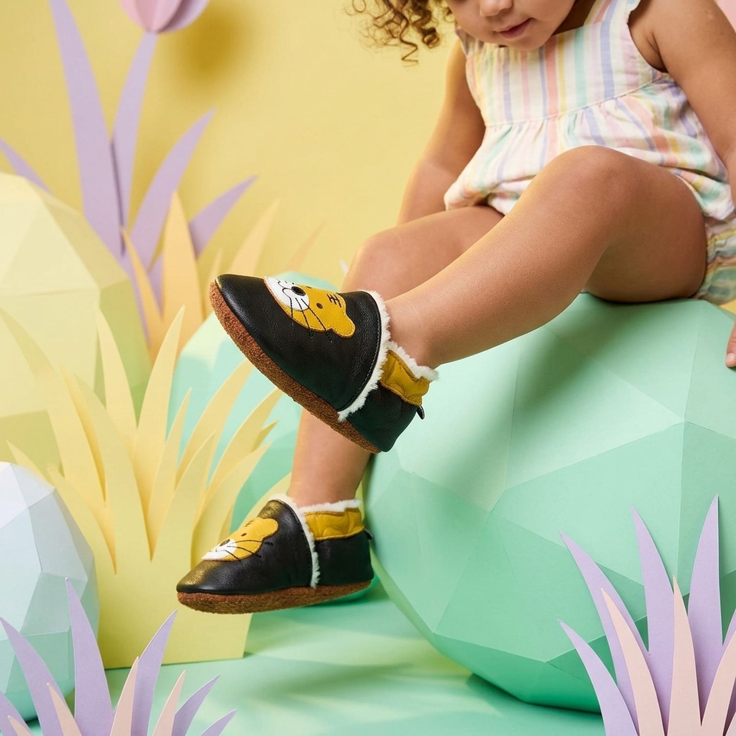chaussons-bebe-cuir-souple-fourres-charly-le-tigre-portee-bebe-entier-6