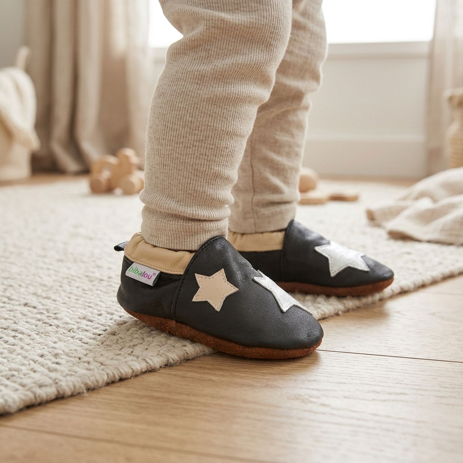 chaussons-bebe-cuir-souple-la-tete-dans-les-etoiles-portee-bebe-5