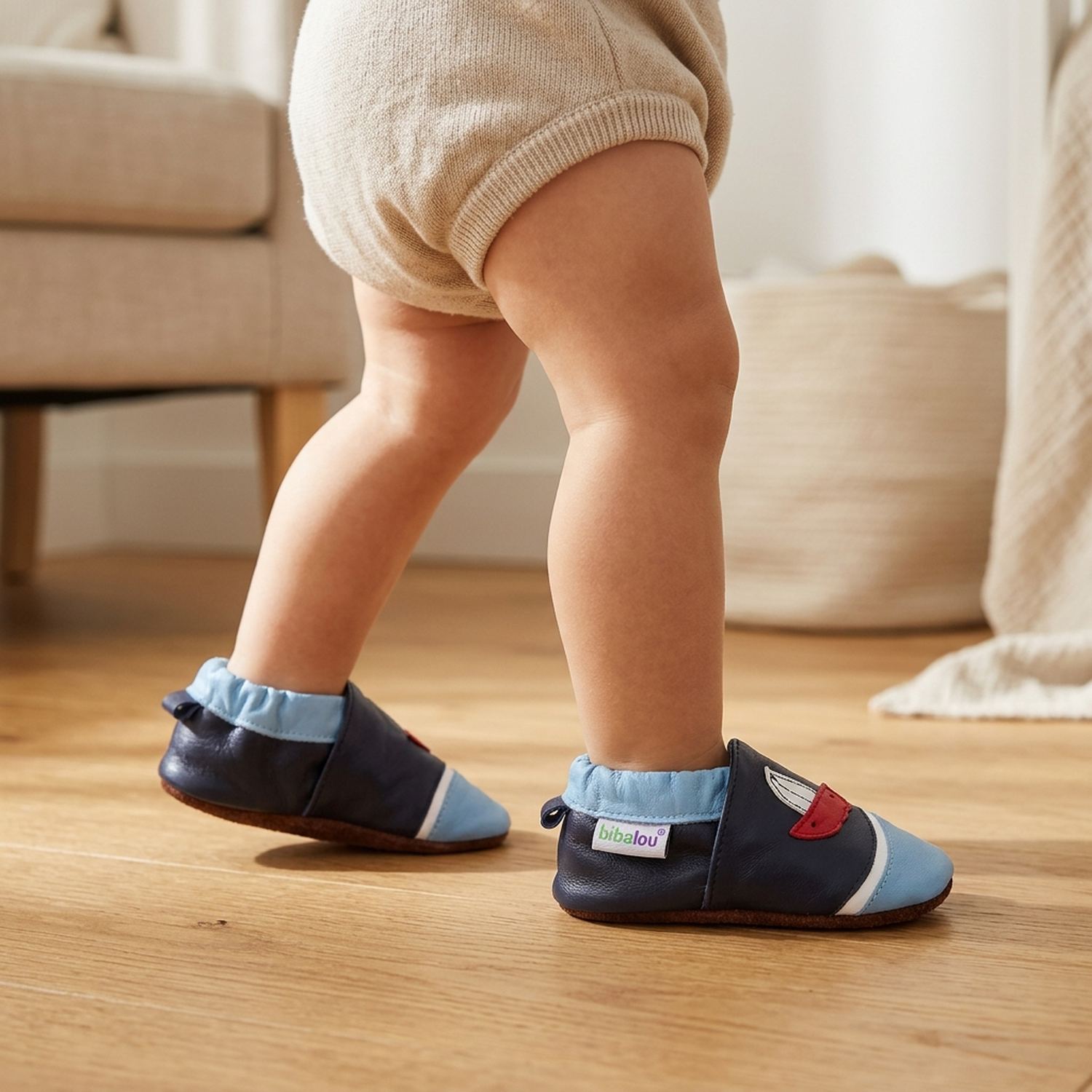 chaussons-bebe-cuir-souple-larguez-les-amarres-bleu-portee-bebe-4
