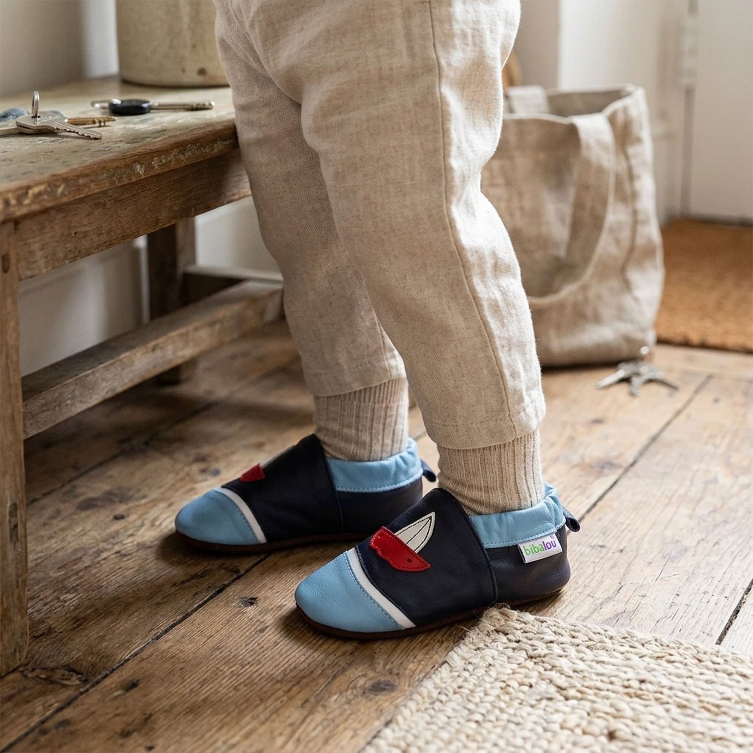 chaussons-bebe-cuir-souple-larguez-les-amarres-bleu-portee-bebe-6