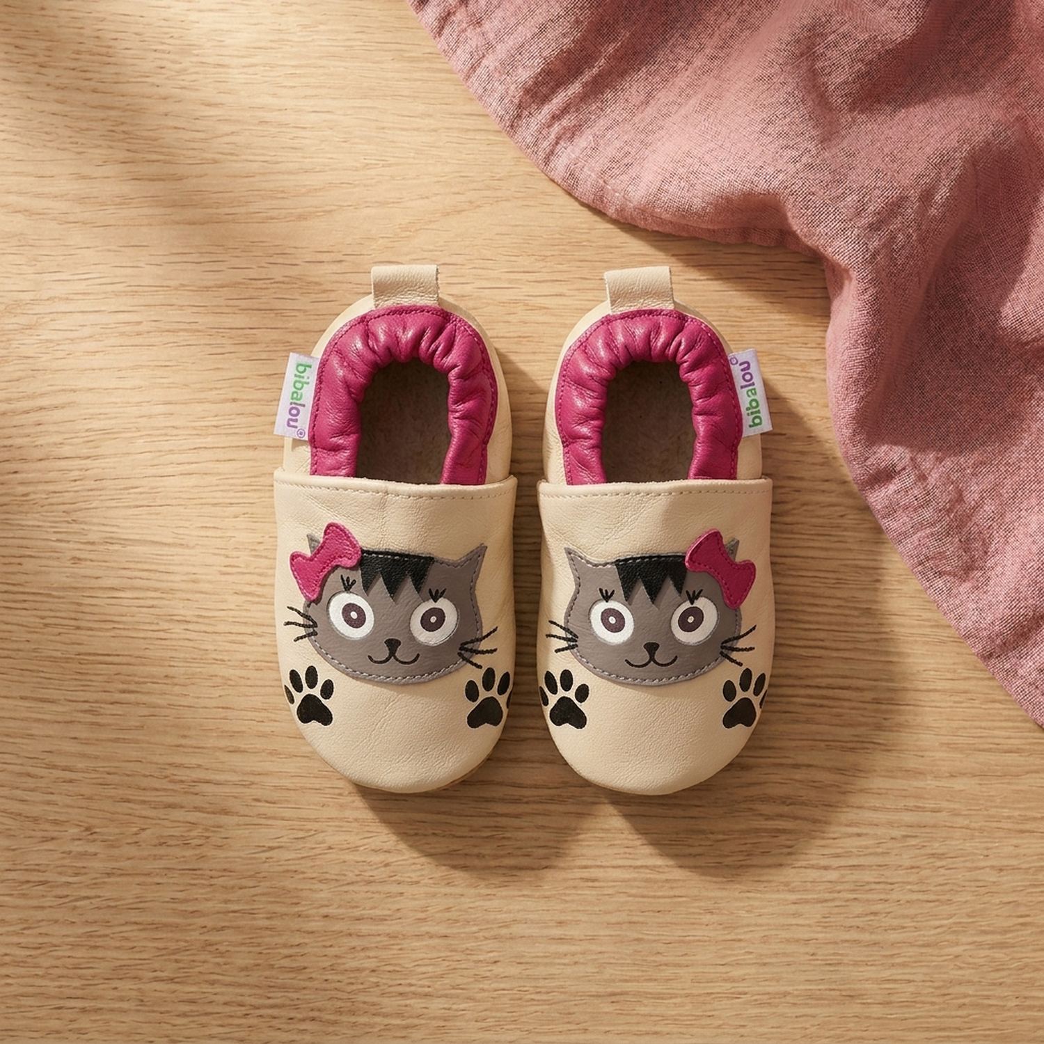 chaussons-bebe-cuir-souple-agathe-la-chatte-vue-dessus-5