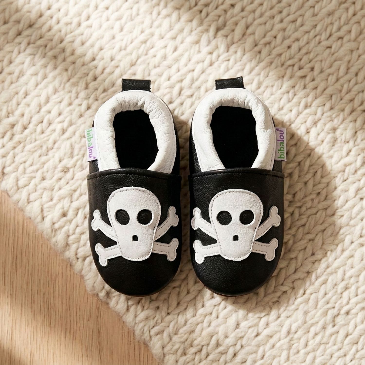 chaussons-bebe-cuir-souple-rock-n-roll-squelette-vue-dessus-2