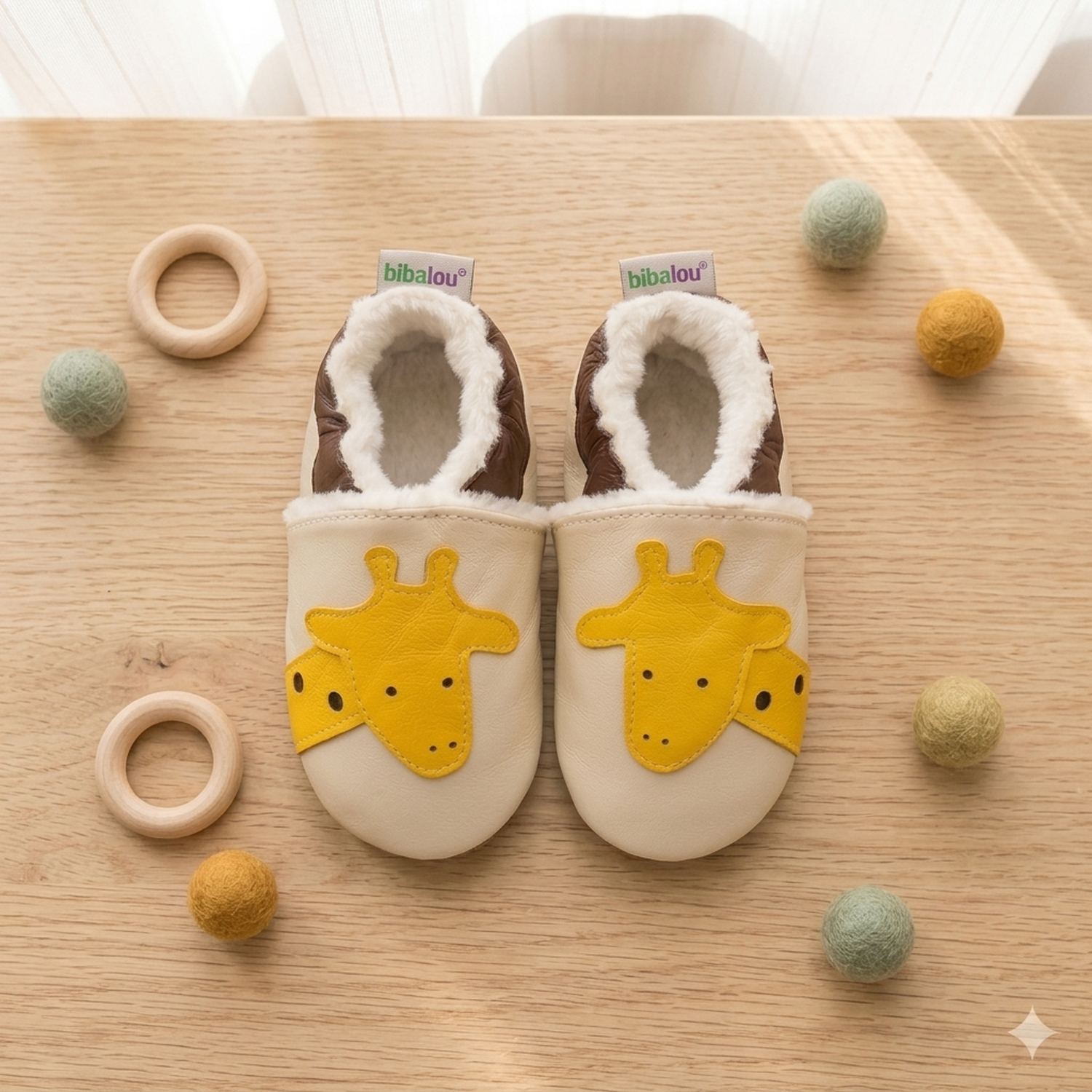 chaussons-bebe-cuir-souple-fourres-laly-la-girafe-vue-dessus-3