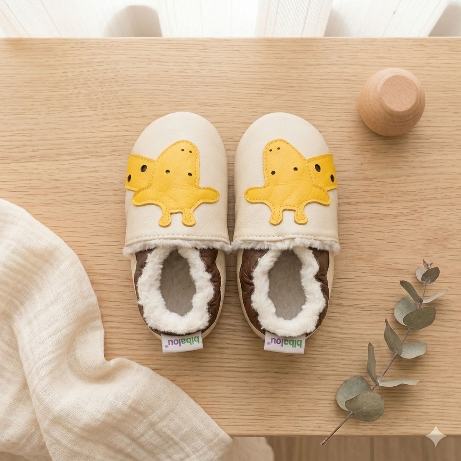 chaussons-bebe-cuir-souple-fourres-laly-la-girafe-vue-dessus-5