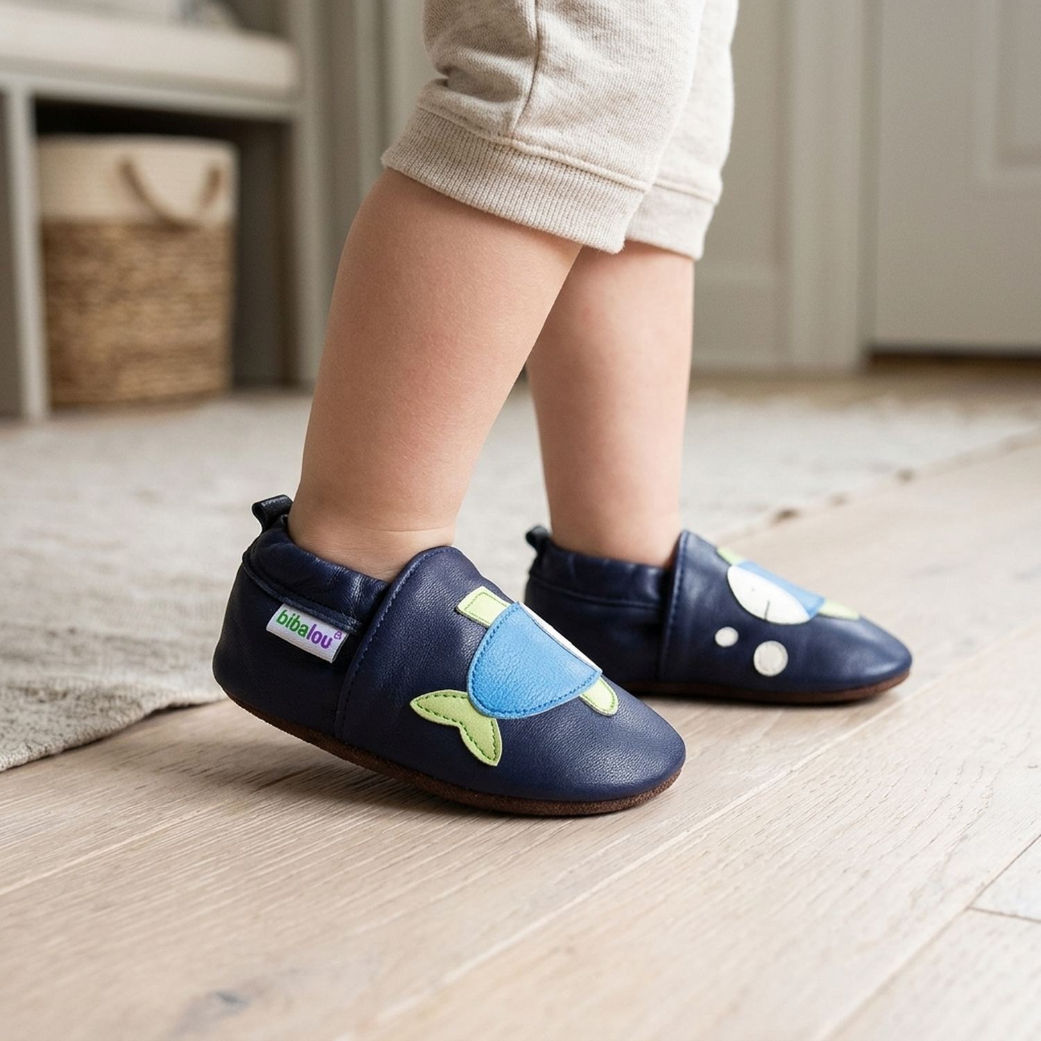 chaussons-bebe-cuir-souple-gaston-le-poisson-portee-bebe-6