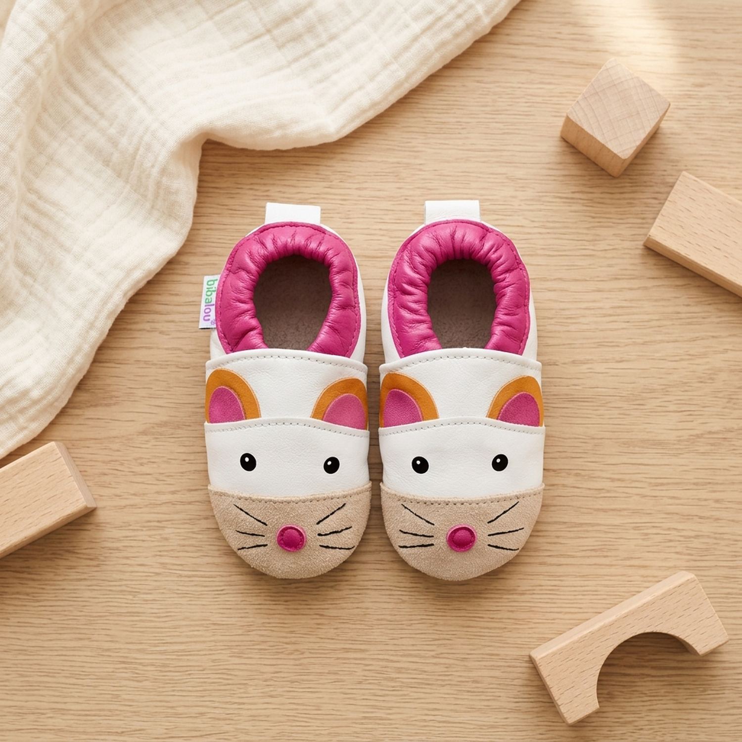 chaussons-bebe-cuir-souple-lili-la-souris-vue-dessus-5