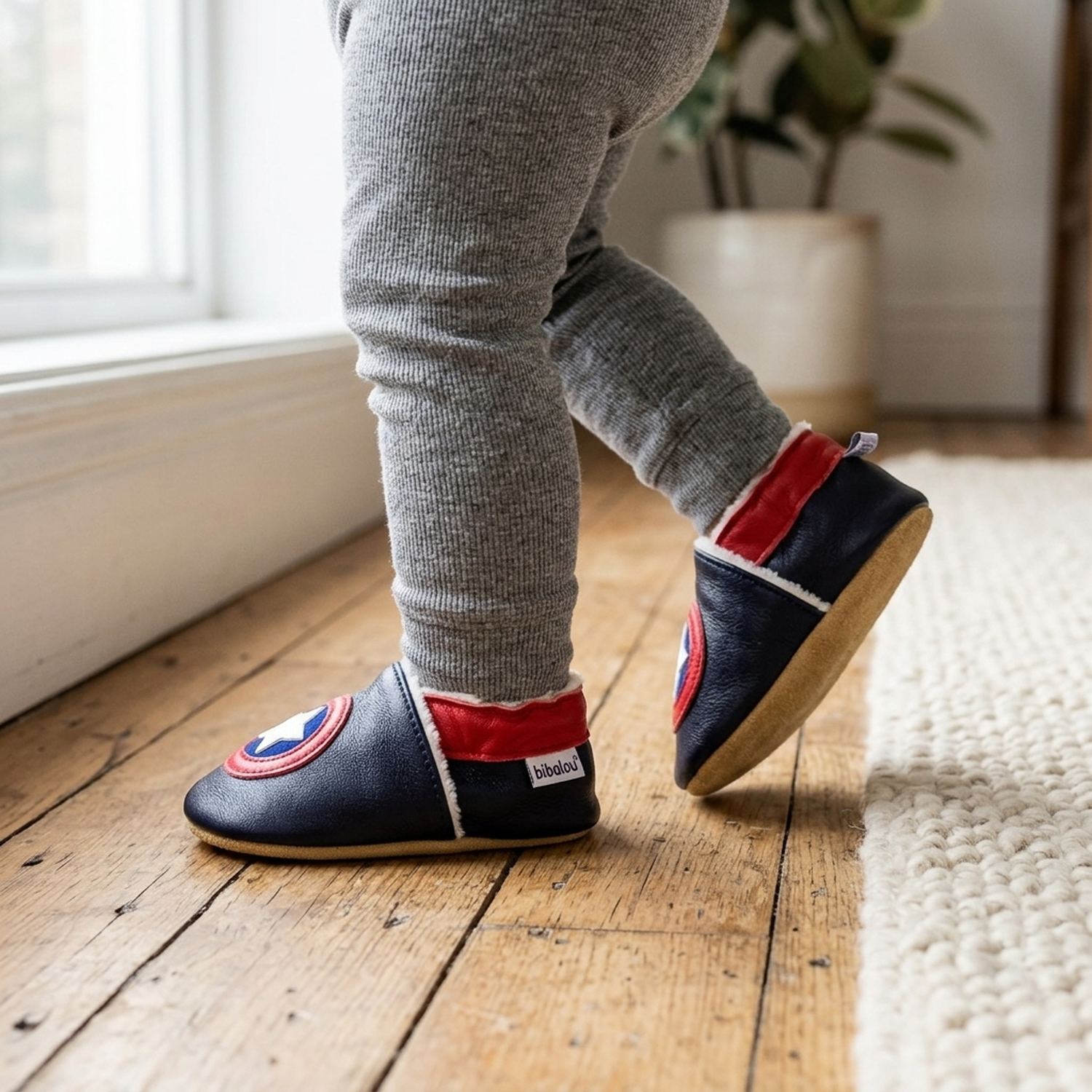 chaussons-bebe-cuir-souple-fourres-capitaine-usa-portee-bebe-2