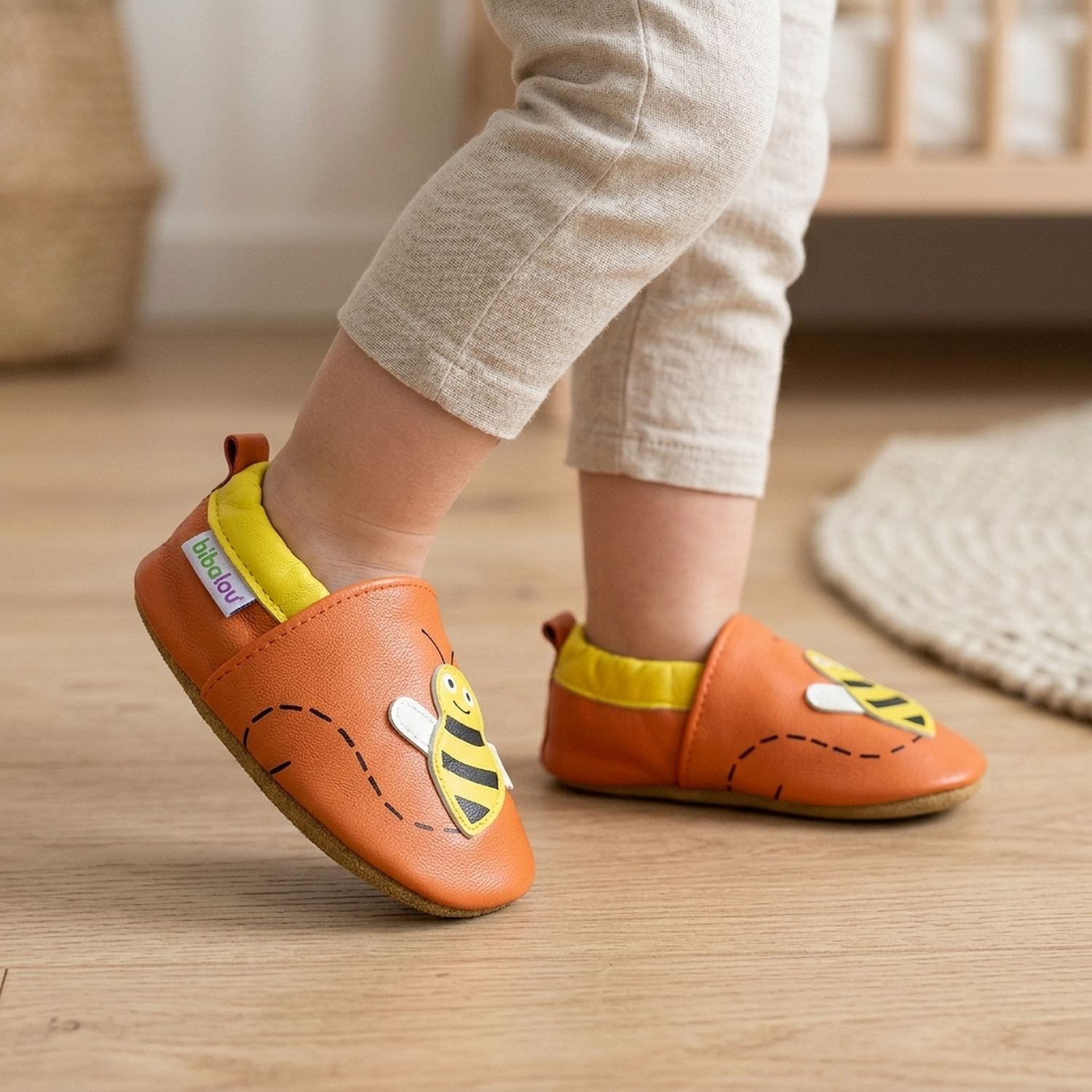 chaussons-bebe-cuir-souple-mireille-l-abeille-portee-bebe-4