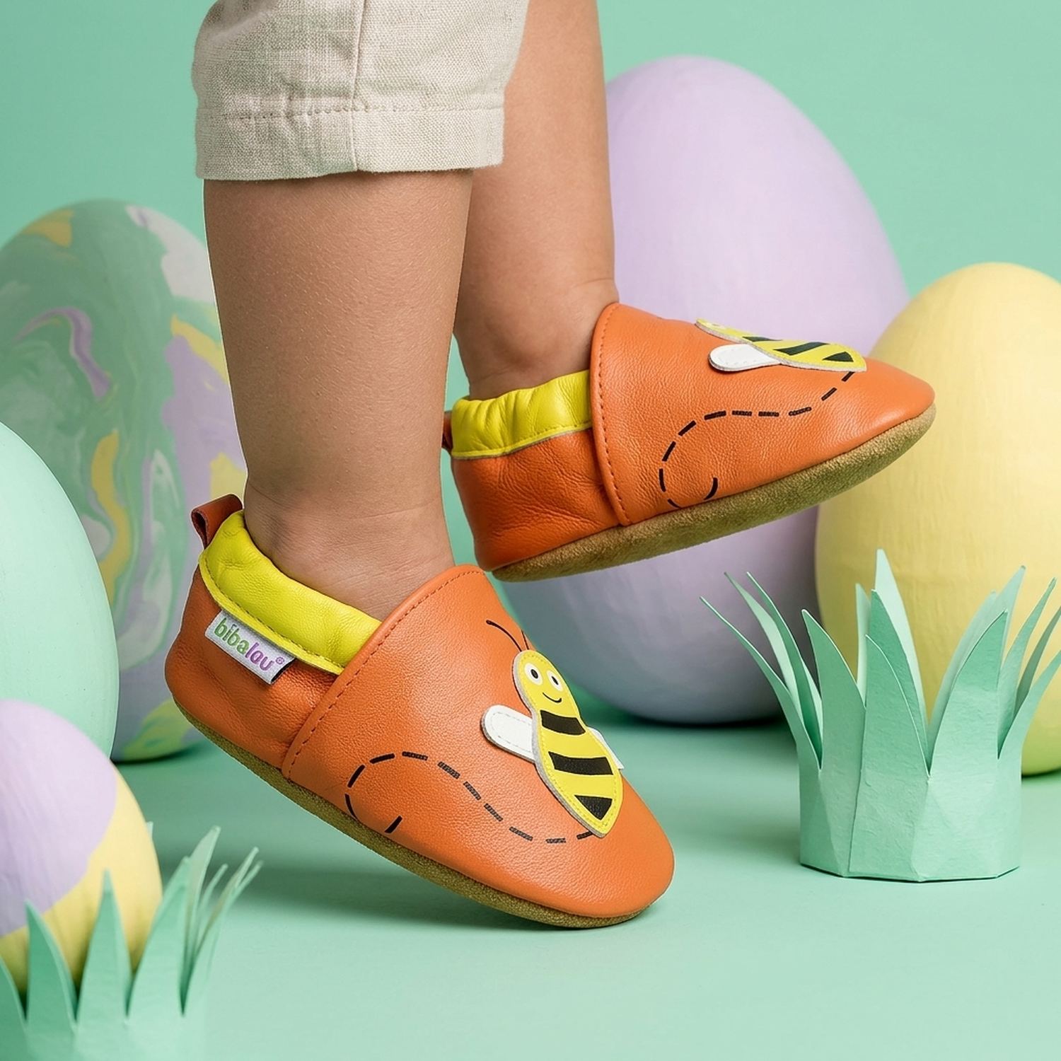chaussons-bebe-cuir-souple-mireille-l-abeille-portee-bebe-3