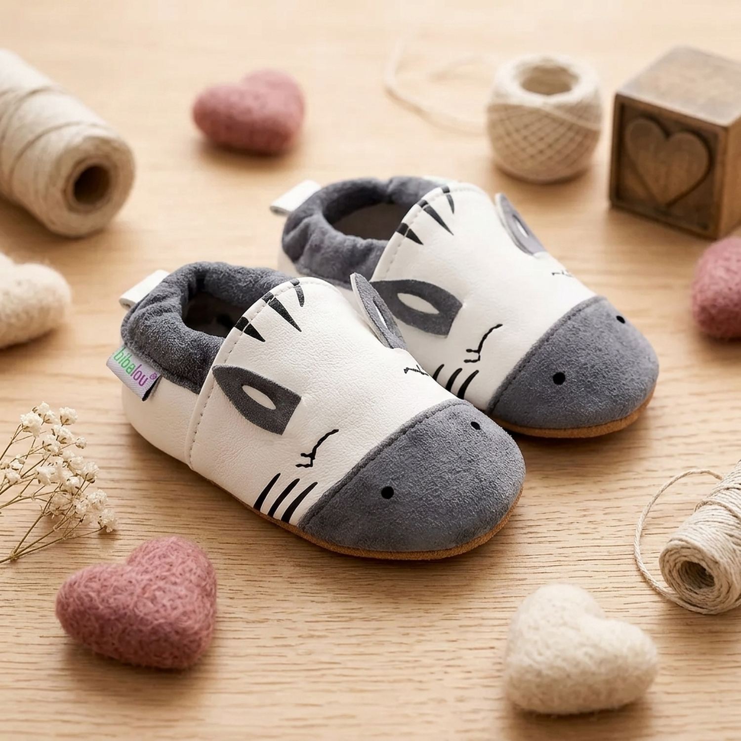 chaussons-bebe-cuir-souple-eugene-le-zebre-mise-en-scene-atelier-3