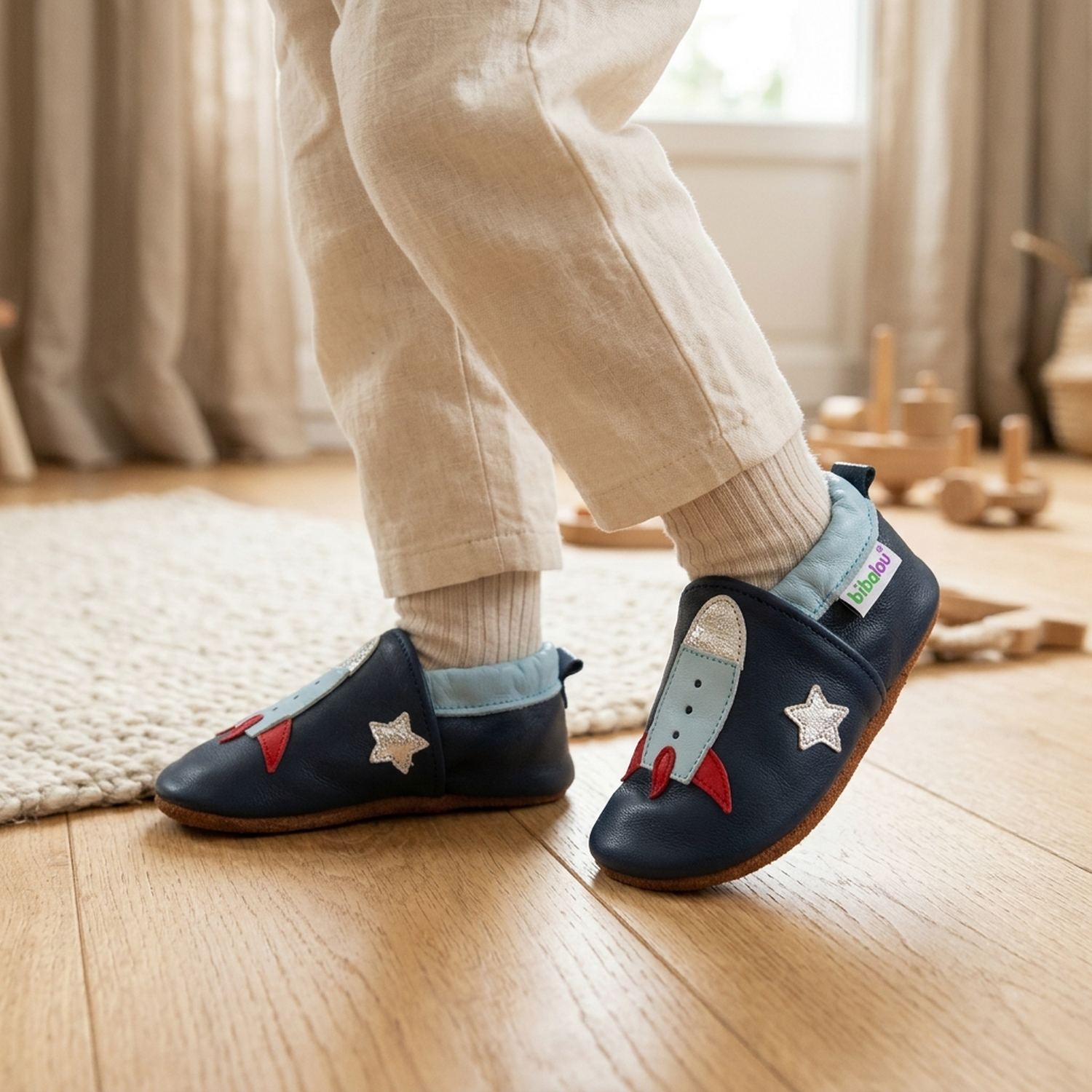 chaussons-bebe-cuir-souple-fusee-spatiale-portee-bebe-5