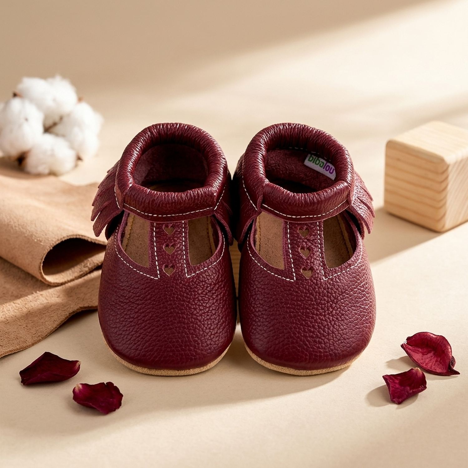 chaussons-bebe-cuir-souple-ouverts-bordeaux-vue-face-2