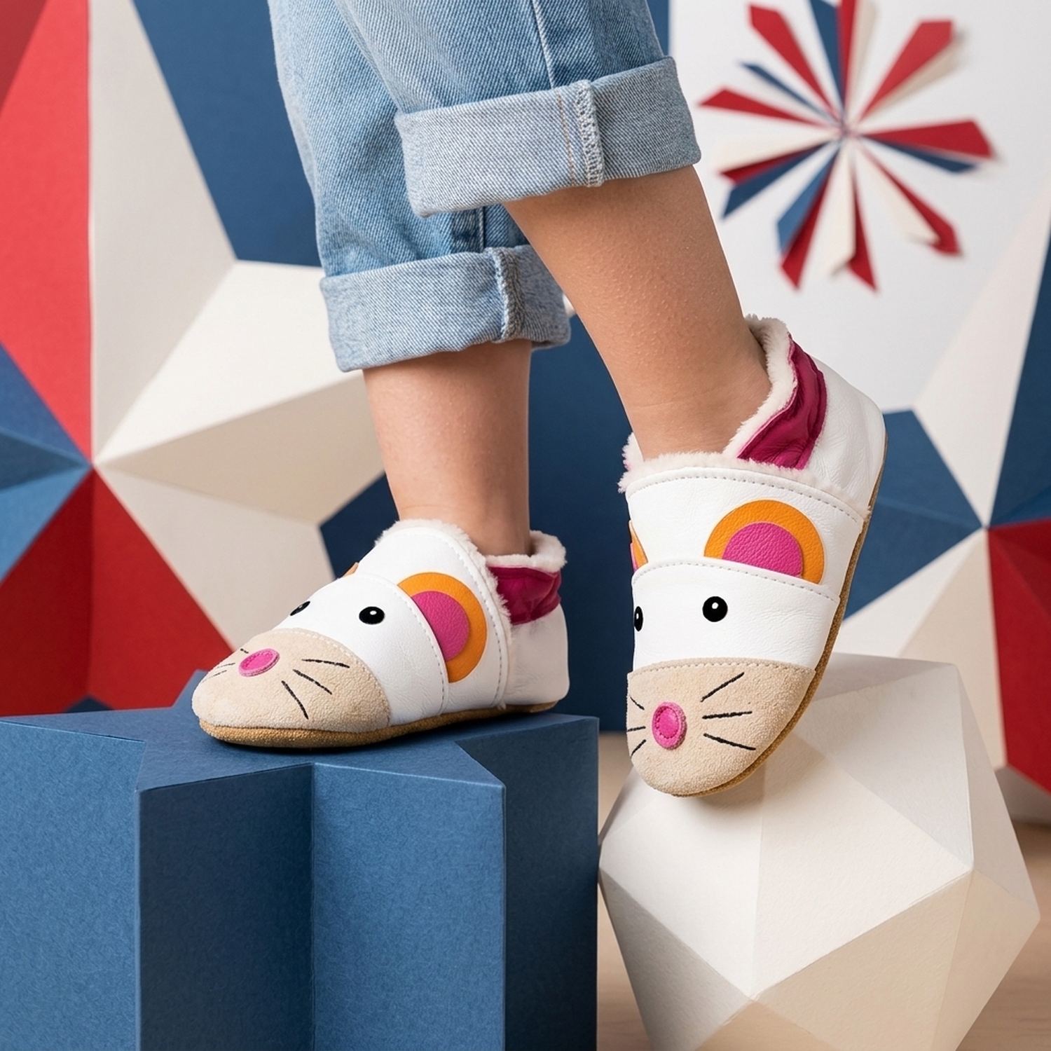 chaussons-bebe-cuir-souple-fourres-lili-la-souris-mise-en-scene-graphique-new15-4