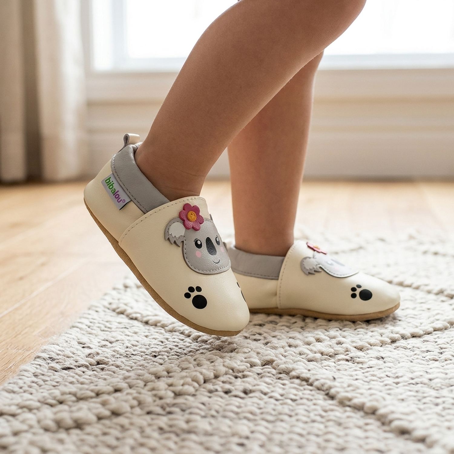 chaussons-bebe-cuir-souple-lola-la-koala-portee-bebe-2