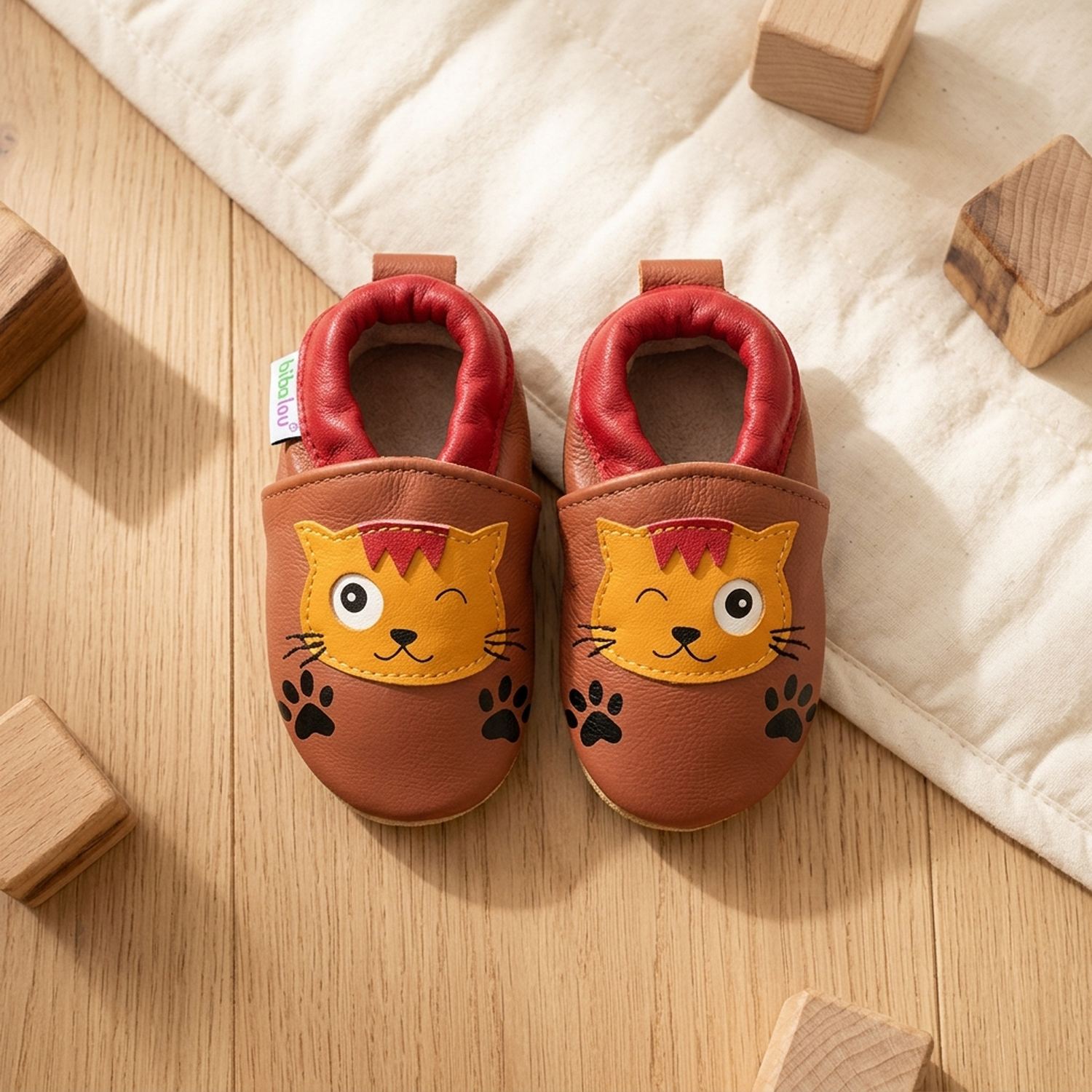 chaussons-bebe-cuir-souple-nougat-le-chat-vue-dessus-3