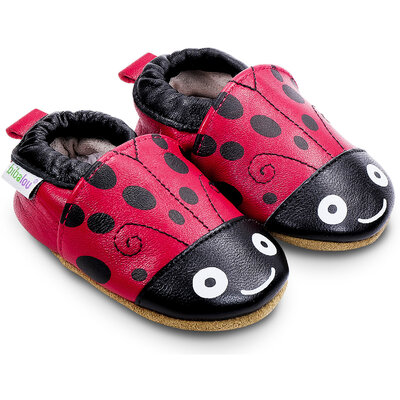 chaussons-bebe-cuir-souple-gabrielle-la-coccinelle-fond-blanc-1