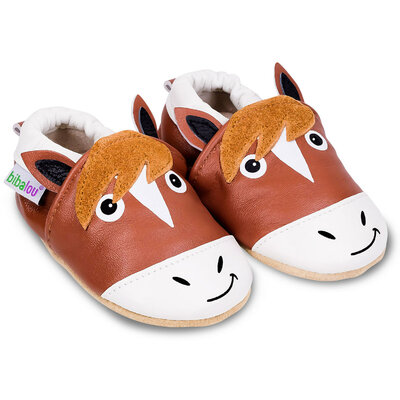 chaussons-bebe-cuir-souple-perceval-le-cheval-fond-blanc-1