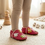 chaussons-bebe-cuir-souple-fourres-farandoles-de-papillons-portee-bebe-2