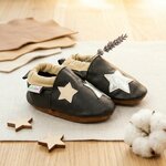 chaussons-bebe-cuir-souple-la-tete-dans-les-etoiles-mise-en-scene-atelier-4