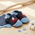 chaussons-bebe-cuir-souple-larguez-les-amarres-bleu-mise-en-scene-atelier-5