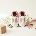 chaussons-bebe-cuir-souple-poussins-coquins-mise-en-scene-atelier-2