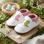 chaussons-bebe-cuir-souple-poussins-coquins-mise-en-scene-paques-5