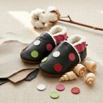chaussons-bebe-cuir-souple-fourres-petits-pois-mise-en-scene-atelier-4