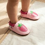 chaussons-bebe-cuir-souple-fraises-gourmandes-portee-bebe-2