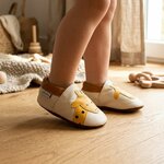 chaussons-bebe-cuir-souple-laly-la-girafe-portee-bebe-4